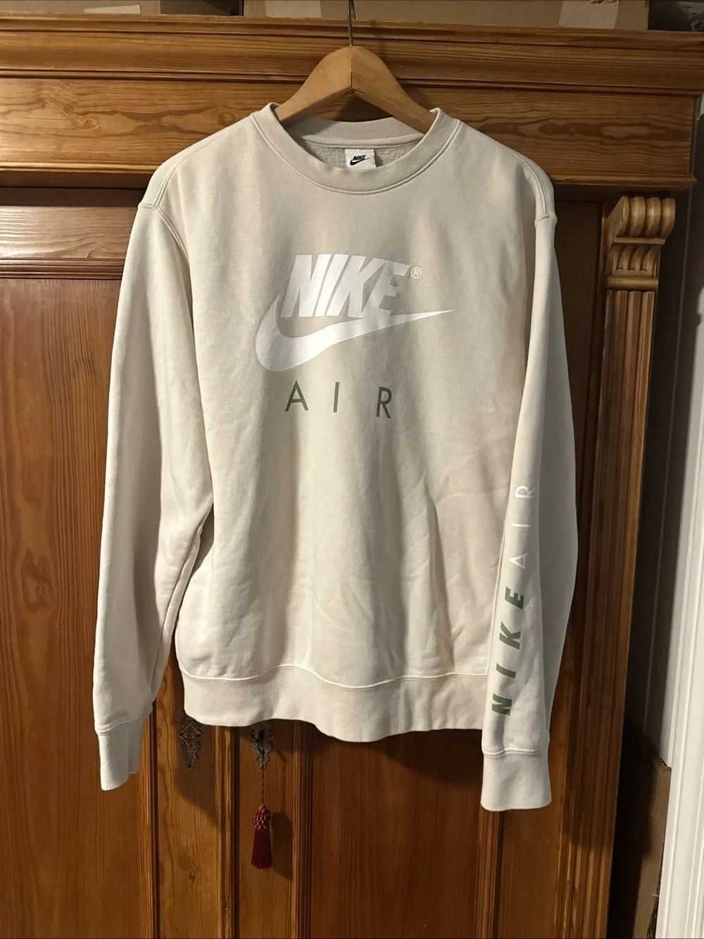 Nike Crewneck Sweatshirt - Cream with White Logo unisex Medium
